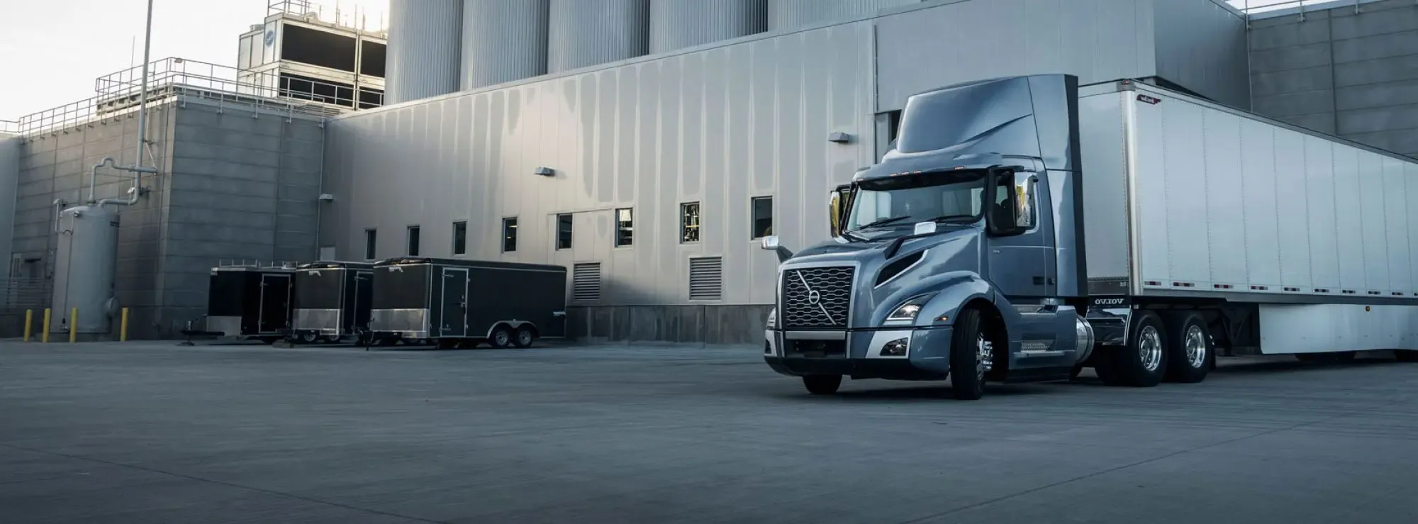 تريلا نقل عفش بالرياض